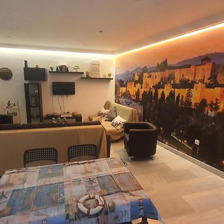 Lyrioshomes Apartamentos Los Treboles Malaga Bagian luar foto