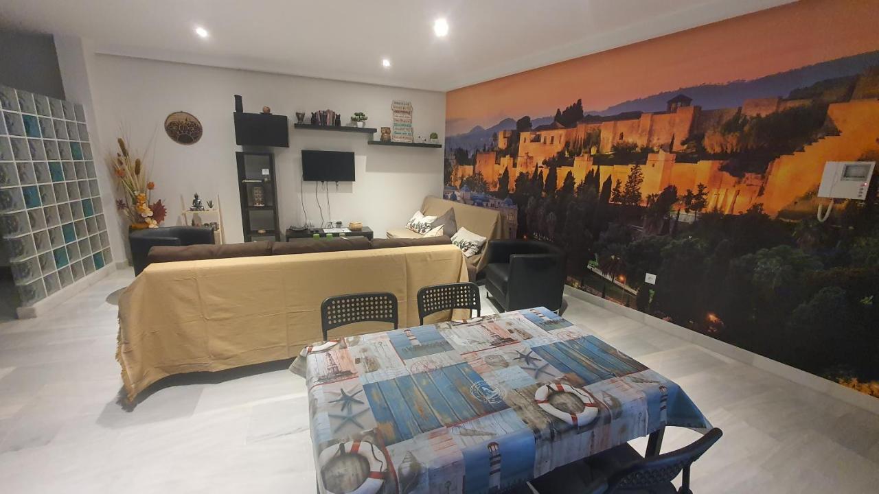 Lyrioshomes Apartamentos Los Treboles Malaga Bagian luar foto