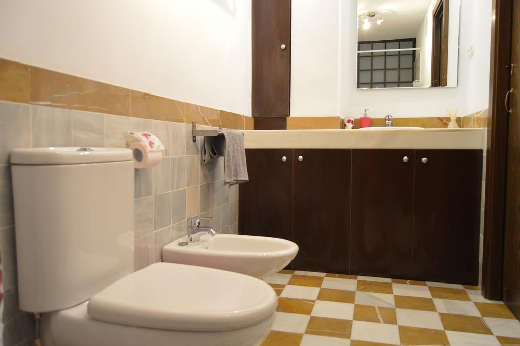 Lyrioshomes Apartamentos Los Treboles Malaga Bagian luar foto
