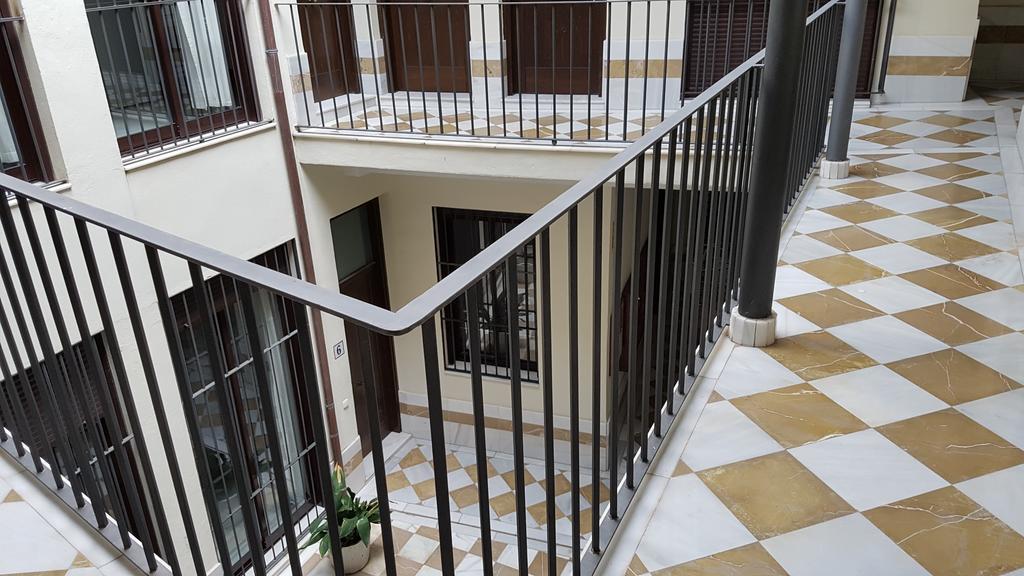 Lyrioshomes Apartamentos Los Treboles Malaga Bagian luar foto